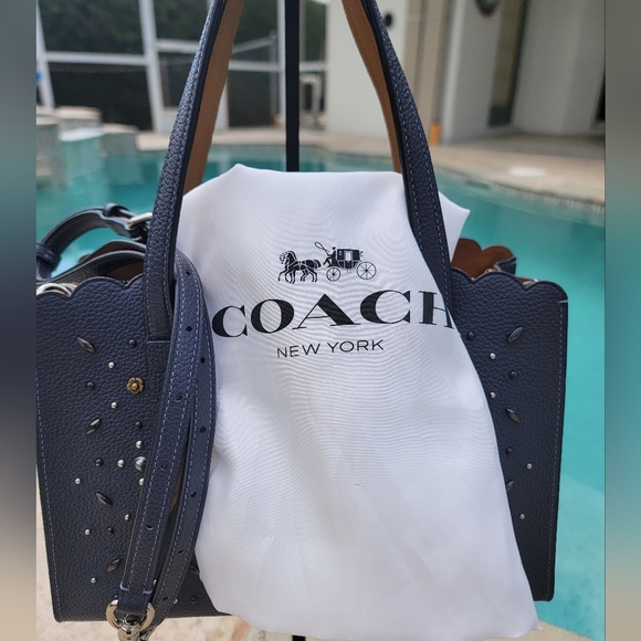 GUC Coach Charlie Carry All 28 In Midnight With Prarie Rivets(Interior Flaw) - Picture 4 of 16